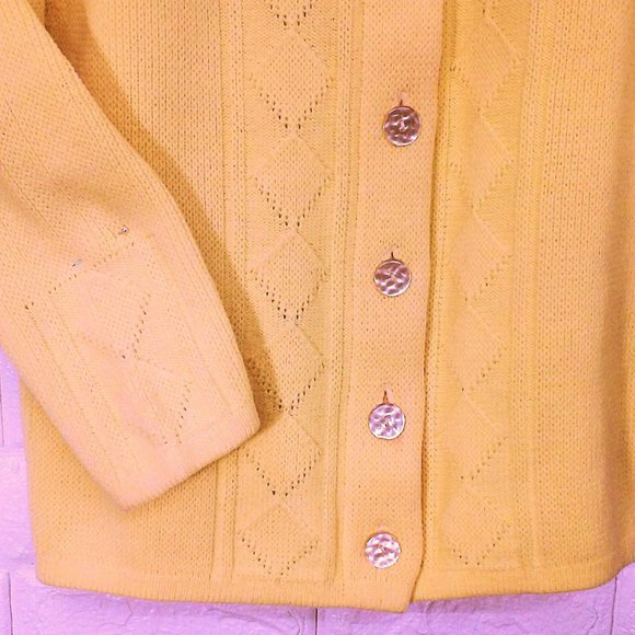 Vintage 50s-60s Cardigan Yellow Diamond Knit - Picture 3 of 13